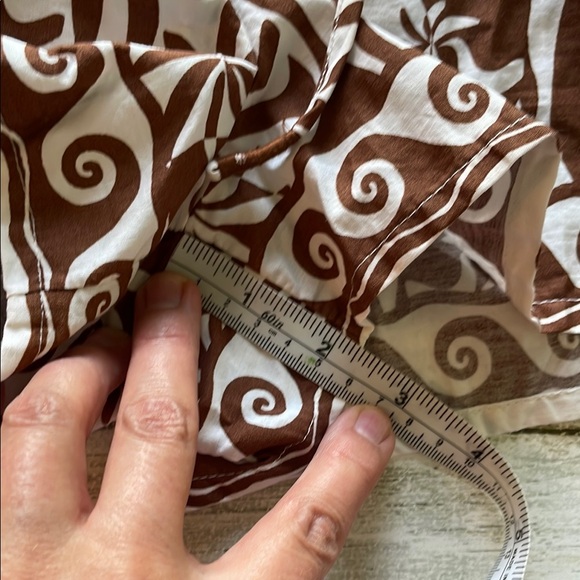 Anthropologie Brown and White Bermudas with Ornate Pattern - Picture 6 of 10